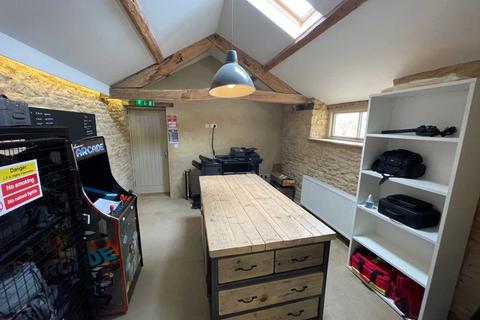 Office to rent, Churchill Heath Farm, Kingham