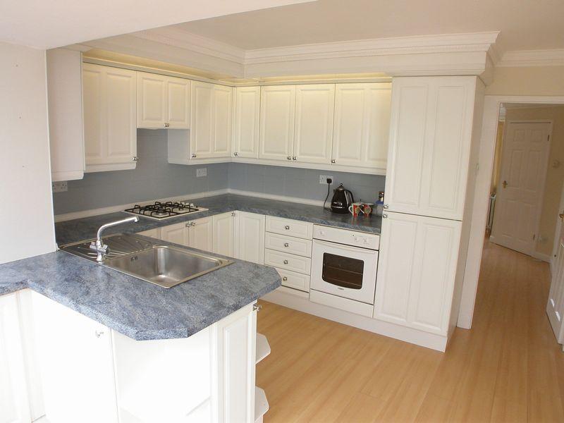 POYNTON (MALLARD CRESCENT) 3 bed semidetached house £1,250 pcm (£288 pw)