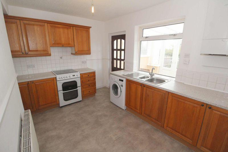 HIGHER POYNTON (SHRIGLEY ROAD NORTH) 2 bed terraced house £825 pcm (£