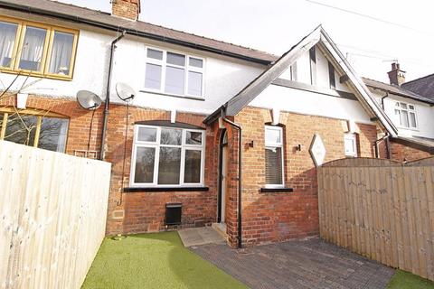 3 bedroom cottage for sale - Georges Road East, Poynton