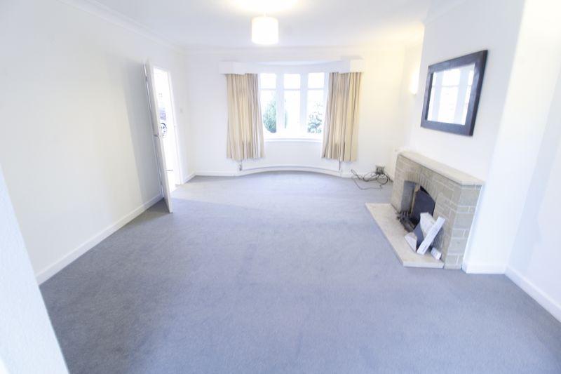 Park Lane, Poynton 3 bed semidetached house £1,500 pcm (£346 pw)