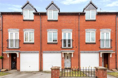 21 Baldwins Close, Royton, Oldham, OL2 5FG