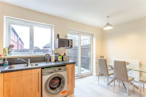 21 Baldwins Close, Royton, Oldham, OL2 5FG
