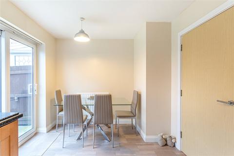 21 Baldwins Close, Royton, Oldham, OL2 5FG