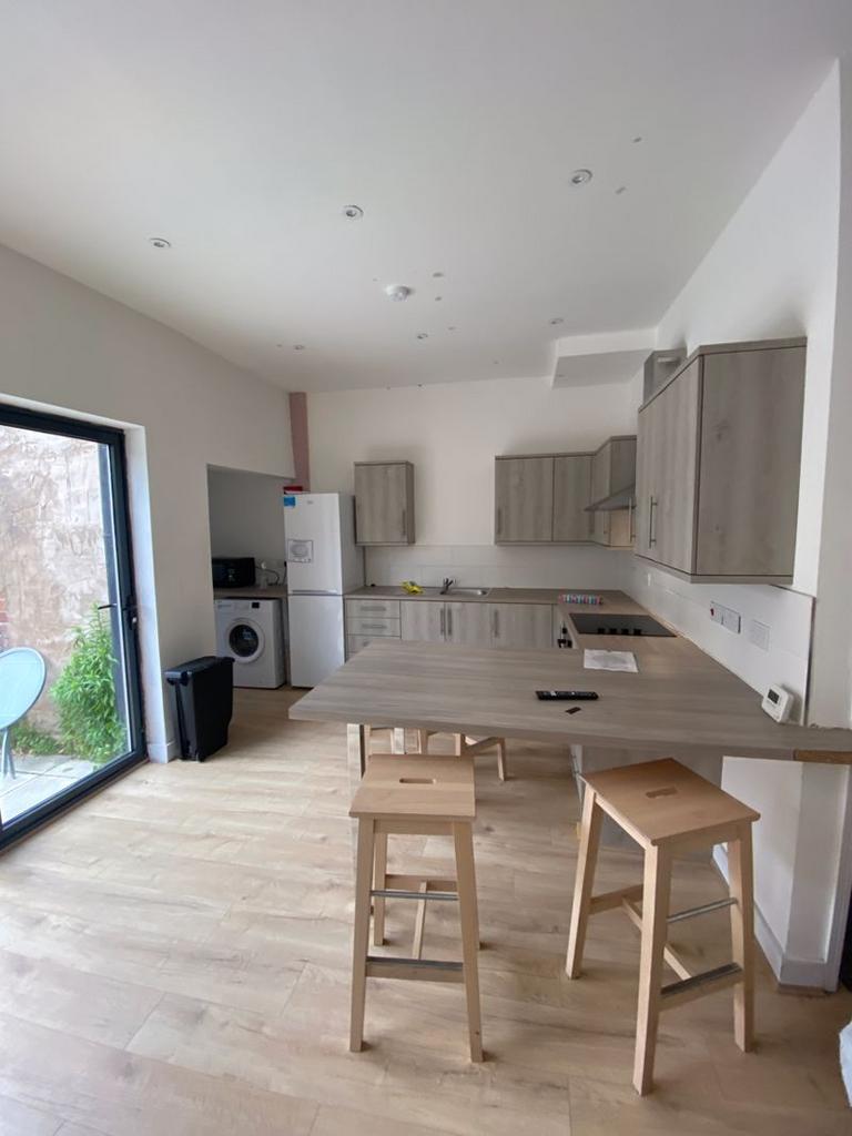 Kitchen Dining Area