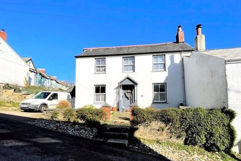 Finchley House, 23 Bodmin Hill, Lostwithiel, PL22 0AH