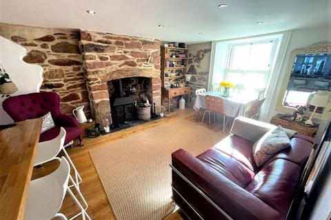 Finchley House, 23 Bodmin Hill, Lostwithiel, PL22 0AH