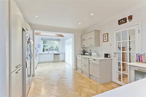 4 bedroom detached house to rent - Drakes Close, Esher, Surrey, KT10