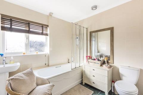 31 Danescourt Crescent, Sutton, SM1 3DZ