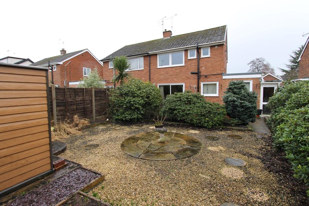 Willow Close, Hagley, Stourbridge, DY9 3 bed semidetached house £265,000