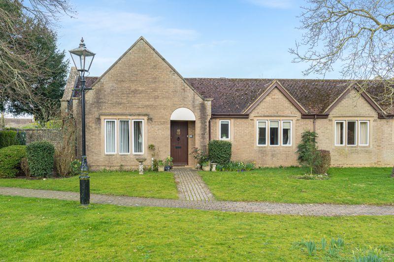 Bicester House, Bicester 2 bed retirement property for sale £300,000