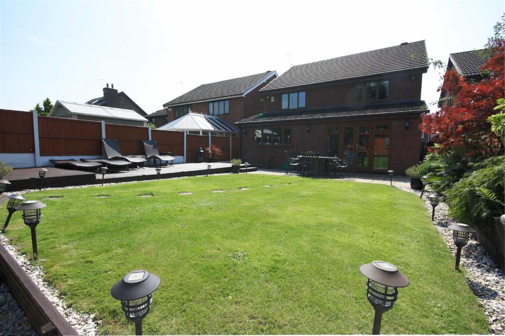 Springfield Park, Haydock 4 bed detached house £375,000