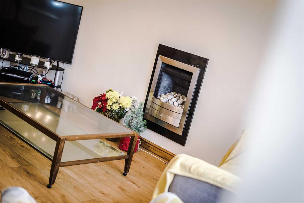 Hollin Hey Close, Billinge 3 bed semidetached house £170,000