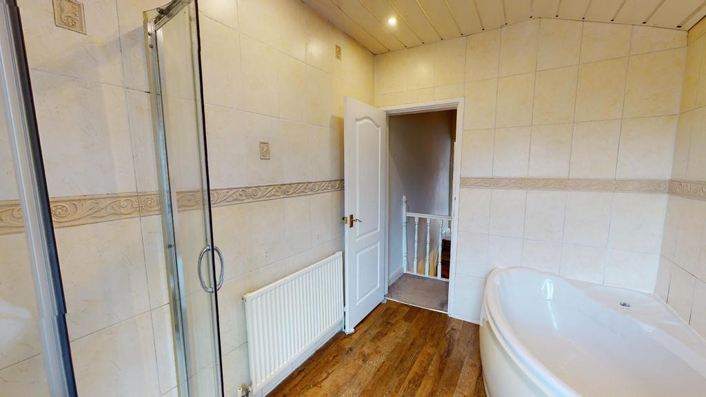 58 Borough Road Bathroom
