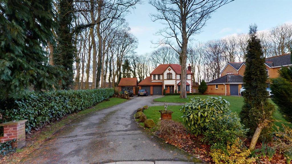 Gawsworth Close, Eccleston 4 bed detached house £500,000