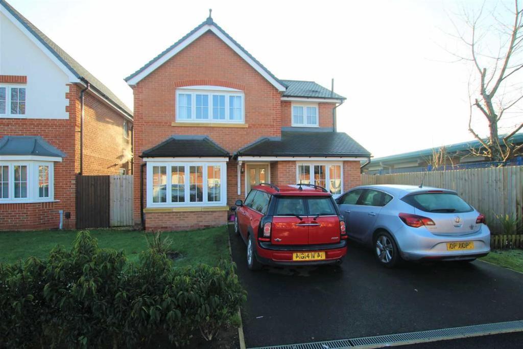 Earle Street, Newton Le Willows 4 bed detached house £250,000