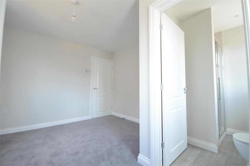 Master En Suite Gorey.JPG