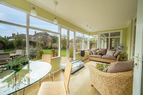 42 Borrowdale Avenue, Ipswich, IP4 2TG