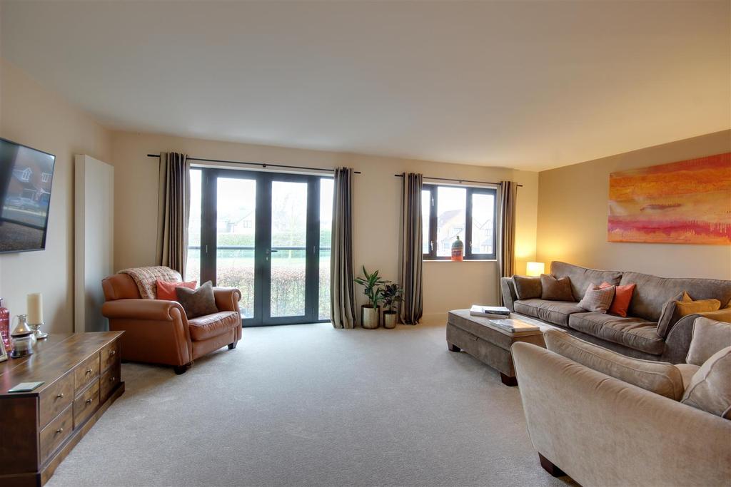 Lounge - Alternative View