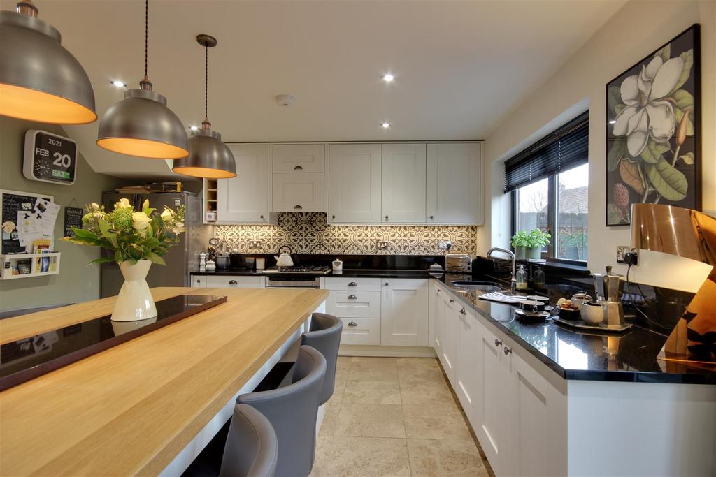 Living Kitchen - Alternative View