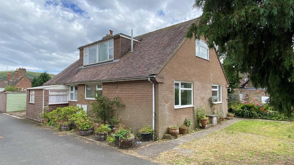 Church Street, Church Stretton 4 bed detached bungalow £355,000