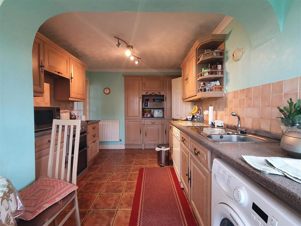 Portland Crescent, Shrewsbury 3 bed detached house £325,000