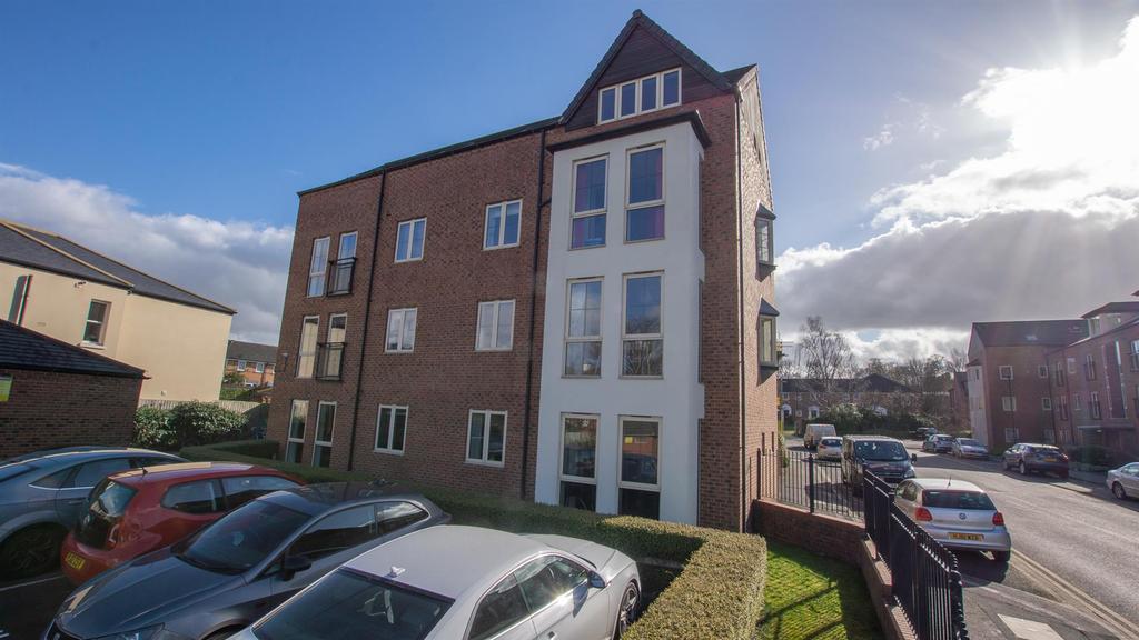 Byland House, Nicholas Gardens, York, YO10 3FA 1 bed apartment £725