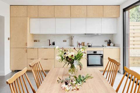 28 Mandrell Road, London, SW2 5DL