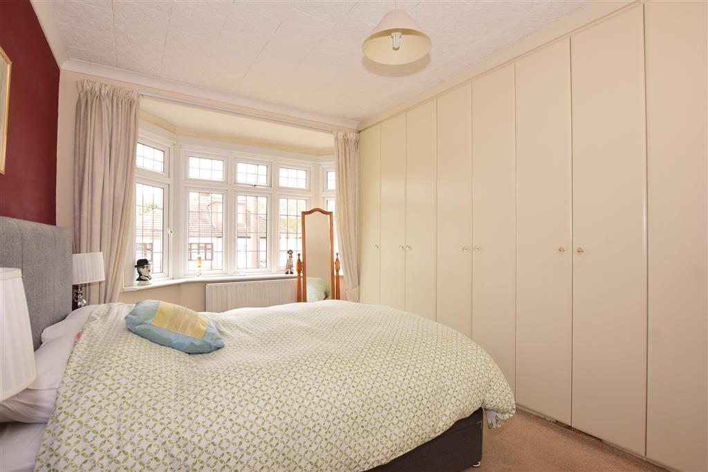 Derby Avenue, Upminster, Essex 2 bed semidetached bungalow £425,000