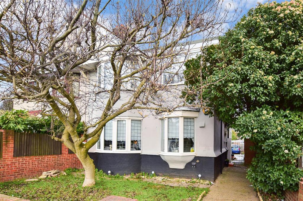 East Rochester Way, Sidcup, Kent 4 bed semidetached house £450,000