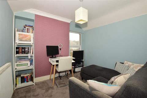 27 Peacock Street, Gravesend, DA12 1EF