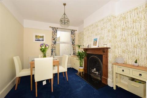 27 Peacock Street, Gravesend, DA12 1EF