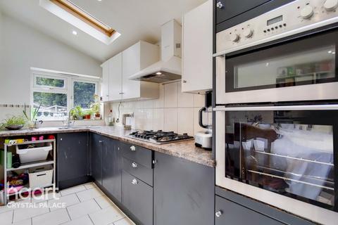 3 Carew Road, Thornton Heath, CR7 7RF