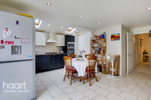 3 Carew Road, Thornton Heath, CR7 7RF