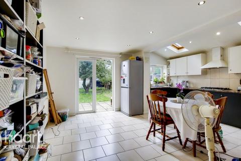 3 Carew Road, Thornton Heath, CR7 7RF