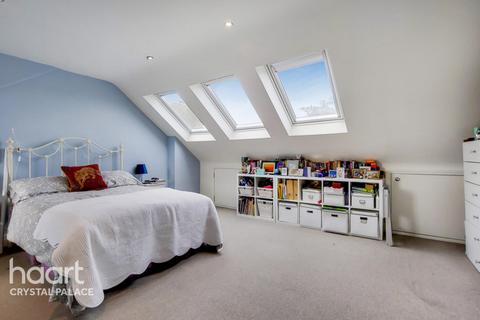 3 Carew Road, Thornton Heath, CR7 7RF