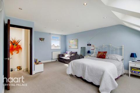3 Carew Road, Thornton Heath, CR7 7RF