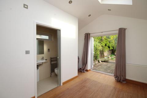 20 Edgell Road, Staines-upon-thames, TW18 2ES