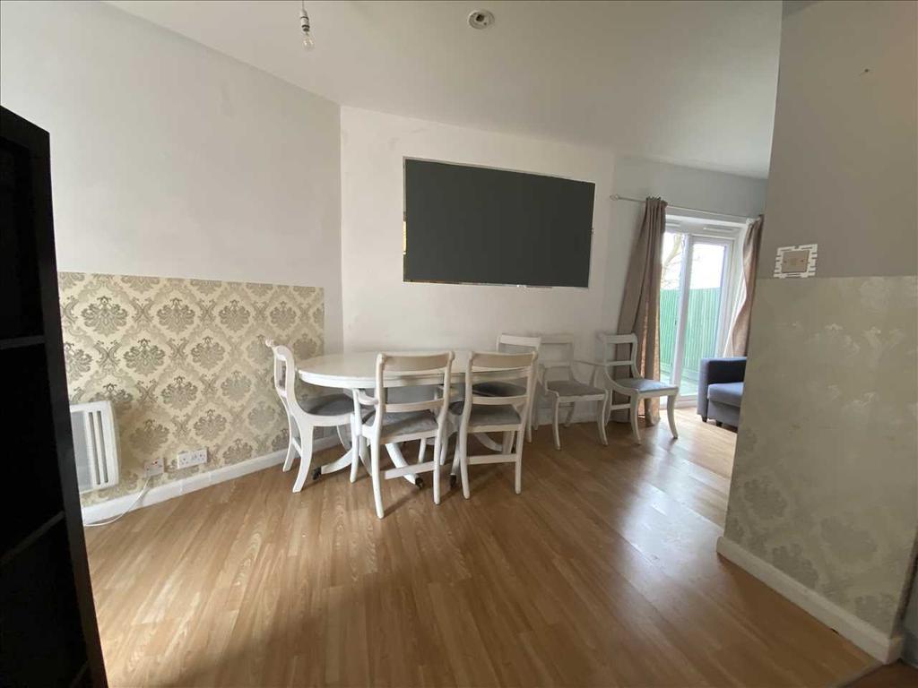 Dale Avenue, Edgware 2 bed apartment £1,350 pcm (£312 pw)