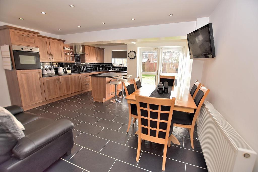 Brook Close, Coven 3 bed house £275,000