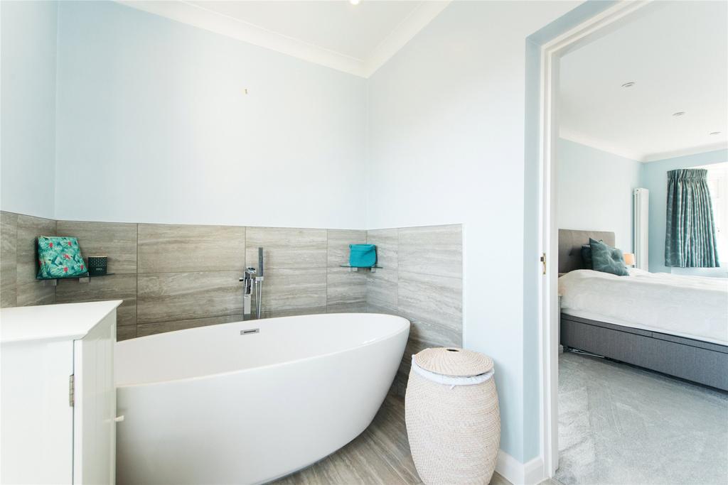 En Suite Bathroom