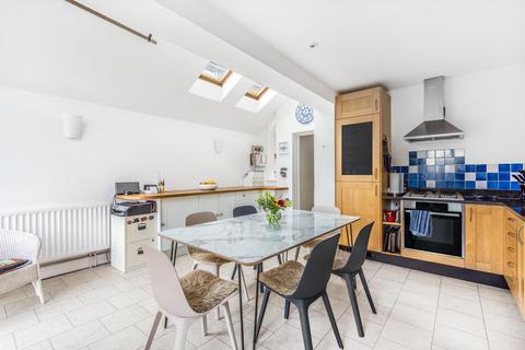 4 Bray Road, Guildford, GU2 7LH