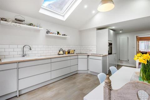 27 Clifford Moor Road, Boston Spa, Wetherby, LS23 6NU