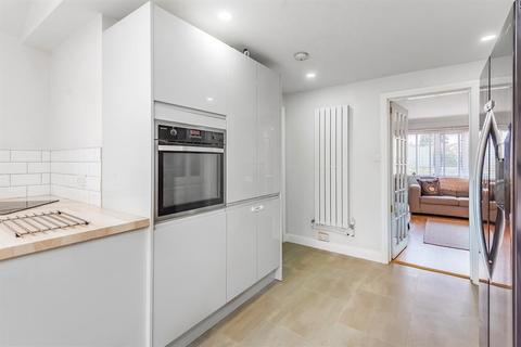 27 Clifford Moor Road, Boston Spa, Wetherby, LS23 6NU