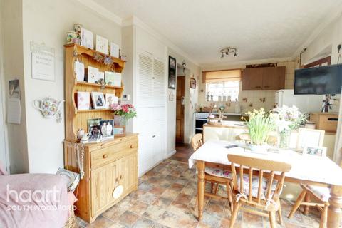 18 Boxted Close, Buckhurst Hill, IG9 6BX