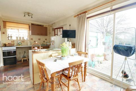 18 Boxted Close, Buckhurst Hill, IG9 6BX