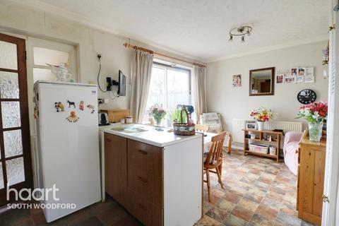 18 Boxted Close, Buckhurst Hill, IG9 6BX