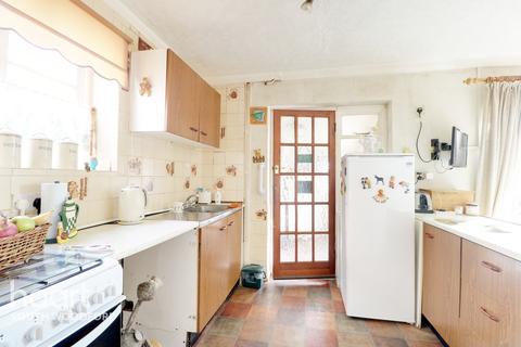 18 Boxted Close, Buckhurst Hill, IG9 6BX