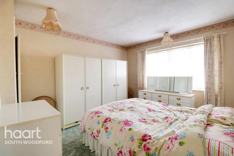 18 Boxted Close, Buckhurst Hill, IG9 6BX