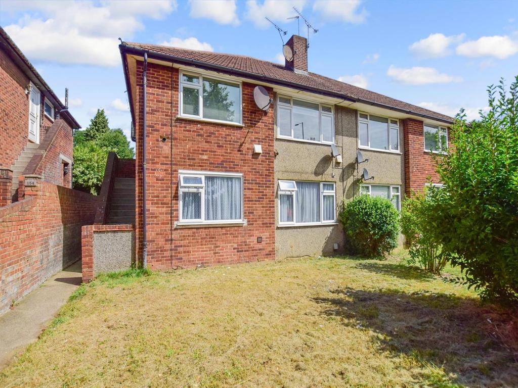 Rochester Drive Bexley DA5 2 bed £1,200 pcm (£277 pw)